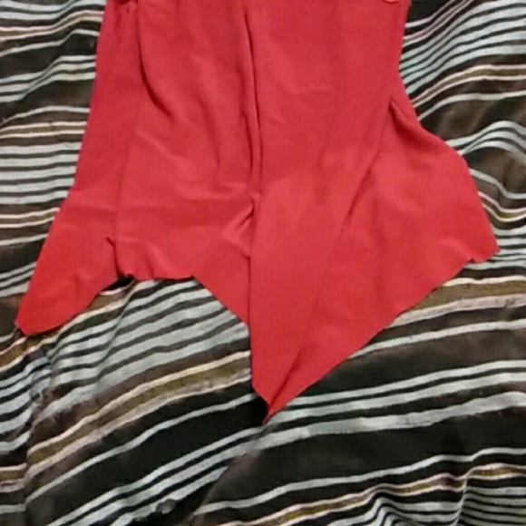 Red tànk top - Picture 3 of 3